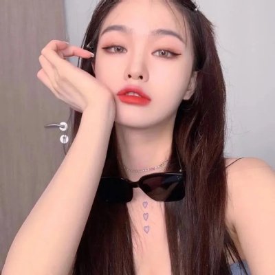美丽的寡妇亲吻更好